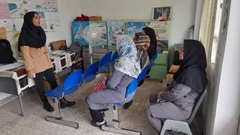 (برگزاری برنامه آموزشی سرطان پستان و خودآزمایی توسط دانشجویان پرستاری در خانه بهداشت خشت مسجد)